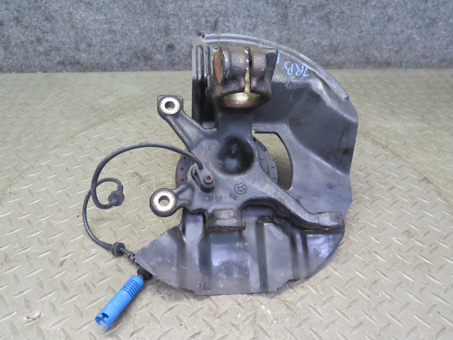 01-06 BMW E46 330ci RWD Front Left Spindle Knuckle Wheel Hub Bearing 77K OEM