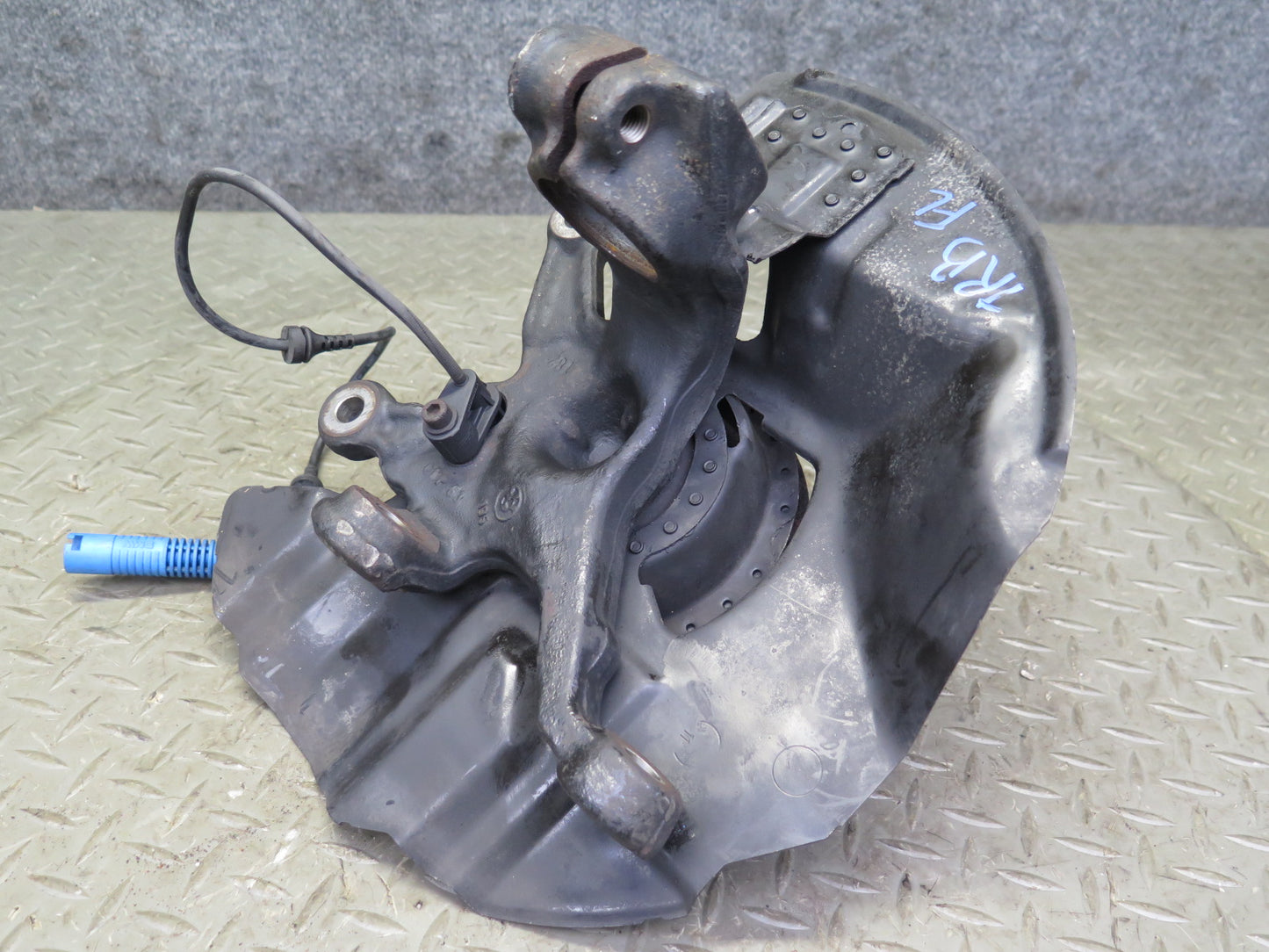 01-06 BMW E46 330ci RWD Front Left Spindle Knuckle Wheel Hub Bearing 77K OEM