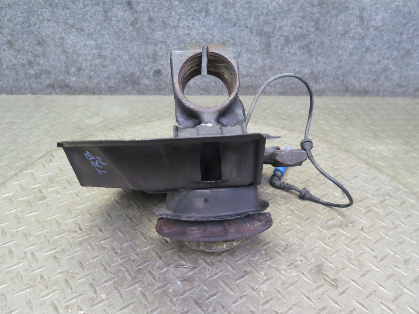 01-06 BMW E46 330ci RWD Front Left Spindle Knuckle Wheel Hub Bearing 77K OEM