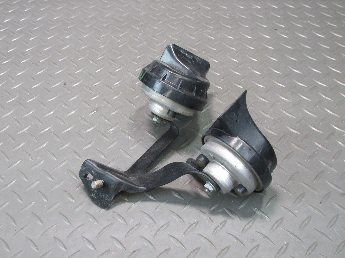 1997-2004 Porsche Boxster 986 High & Low Tone Note Pitch Horn Signal Set of 2