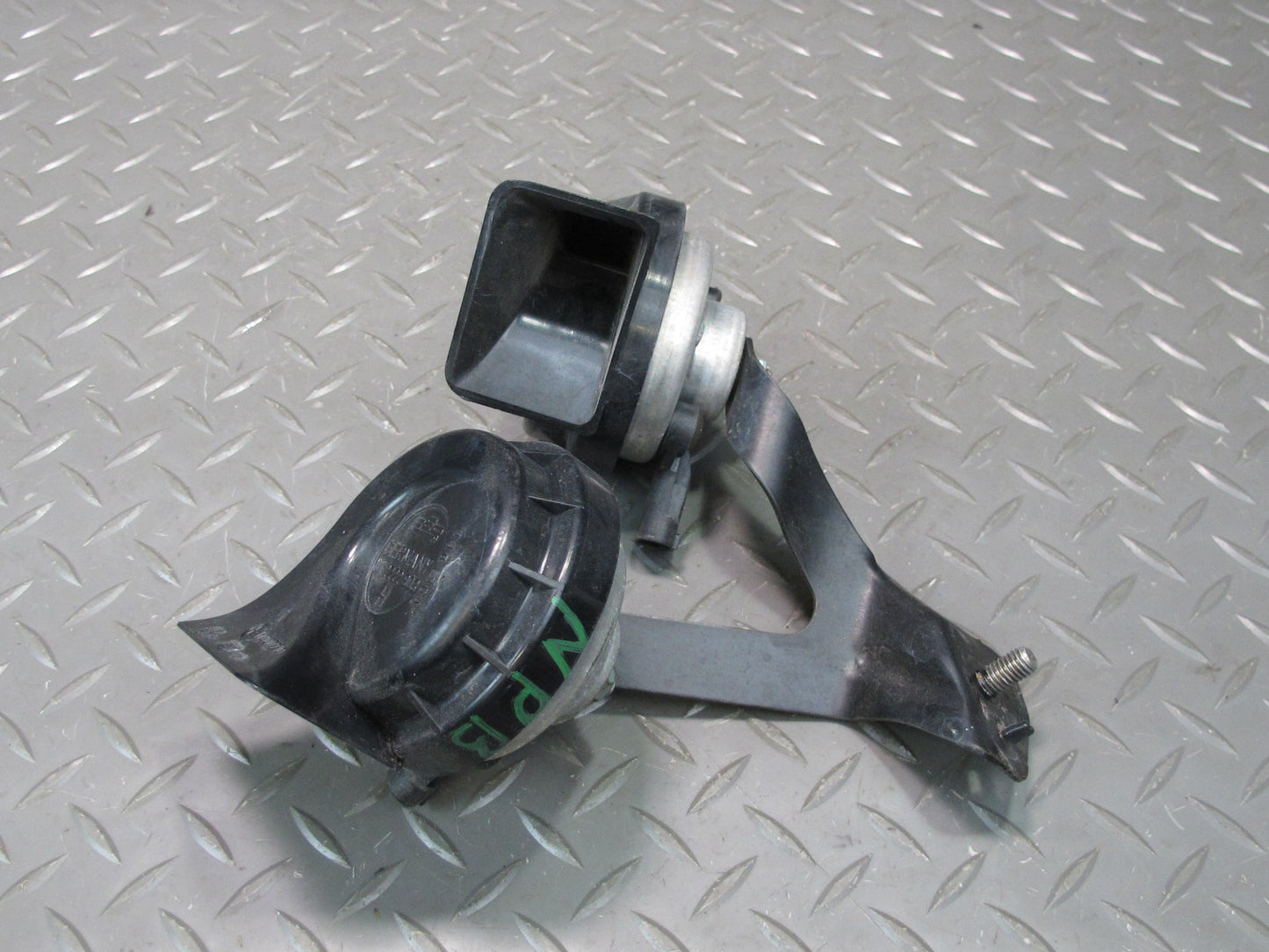 1997-2004 Porsche Boxster 986 High & Low Tone Note Pitch Horn Signal Set of 2