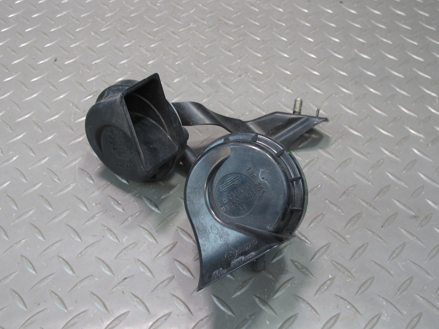 1997-2004 Porsche Boxster 986 High & Low Tone Note Pitch Horn Signal Set of 2