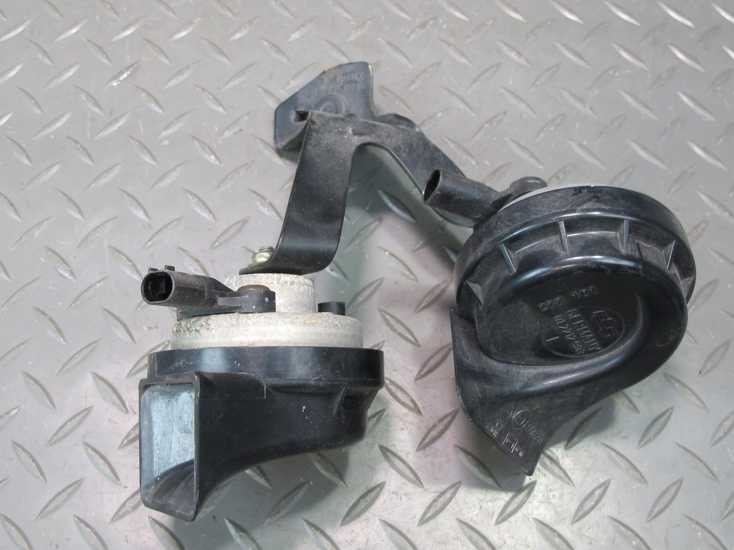 1997-2004 Porsche Boxster 986 High & Low Tone Note Pitch Horn Signal Set of 2