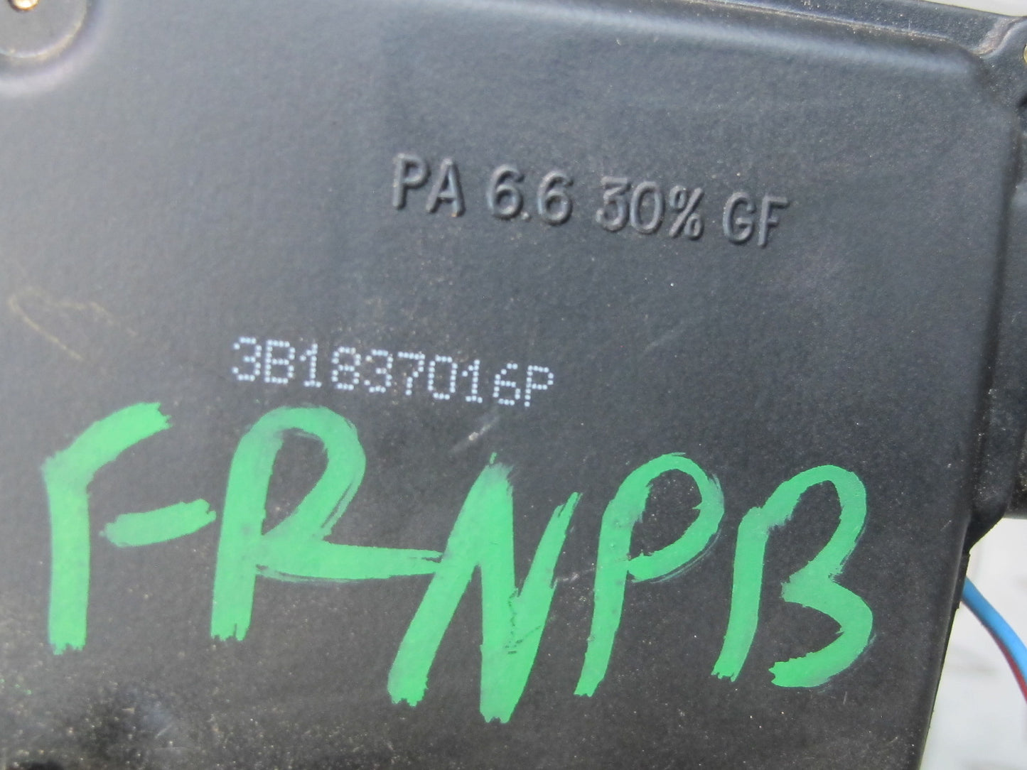 1998-2004 Porsche Boxster 986 Right Door Lock Latch Actuator