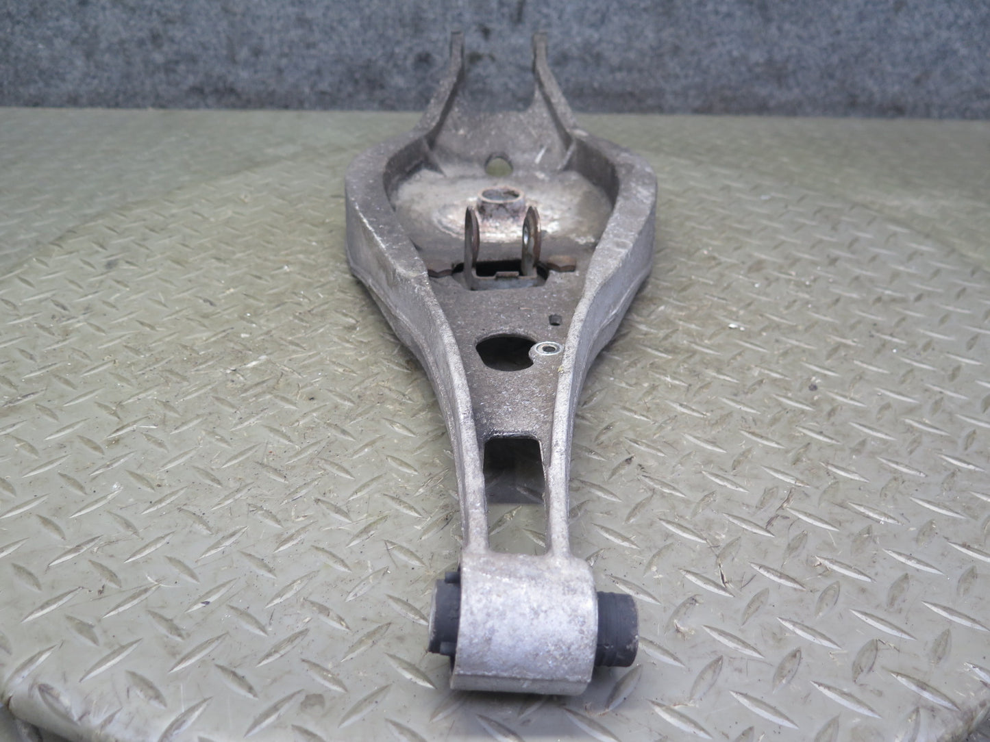 01-06 BMW E46 330ci RWD Set of 2 Rear Right Upper & Lower Control Arm 77K OEM