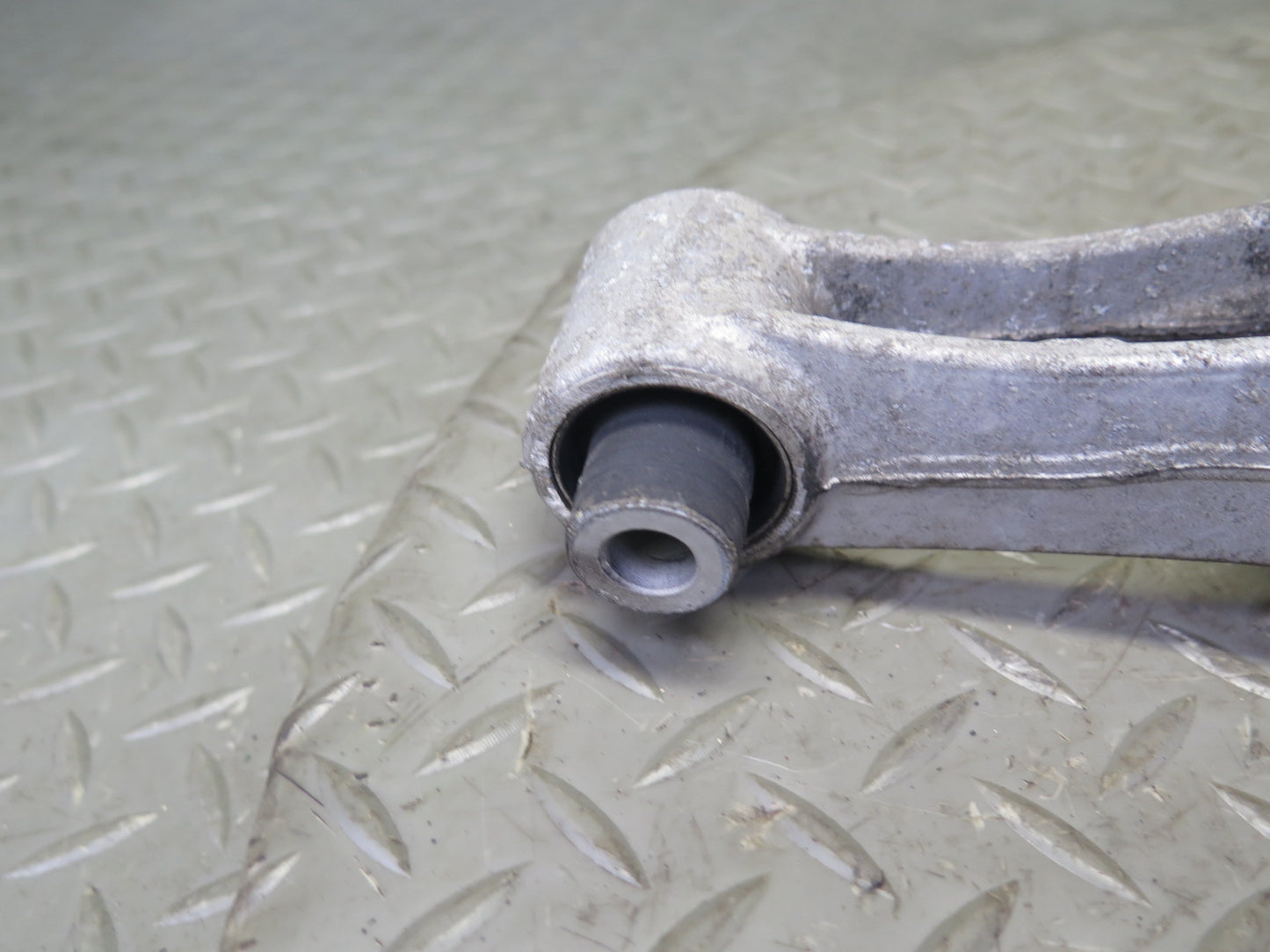 01-06 BMW E46 330ci RWD Set of 2 Rear Right Upper & Lower Control Arm 77K OEM