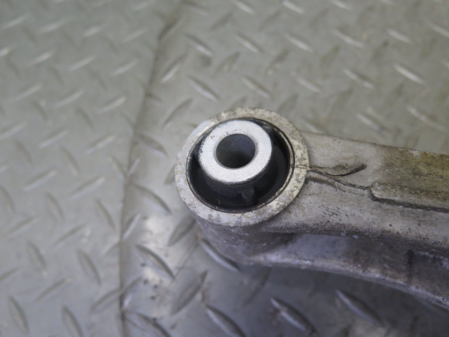 01-06 BMW E46 330ci RWD Set of 2 Rear Right Upper & Lower Control Arm 77K OEM