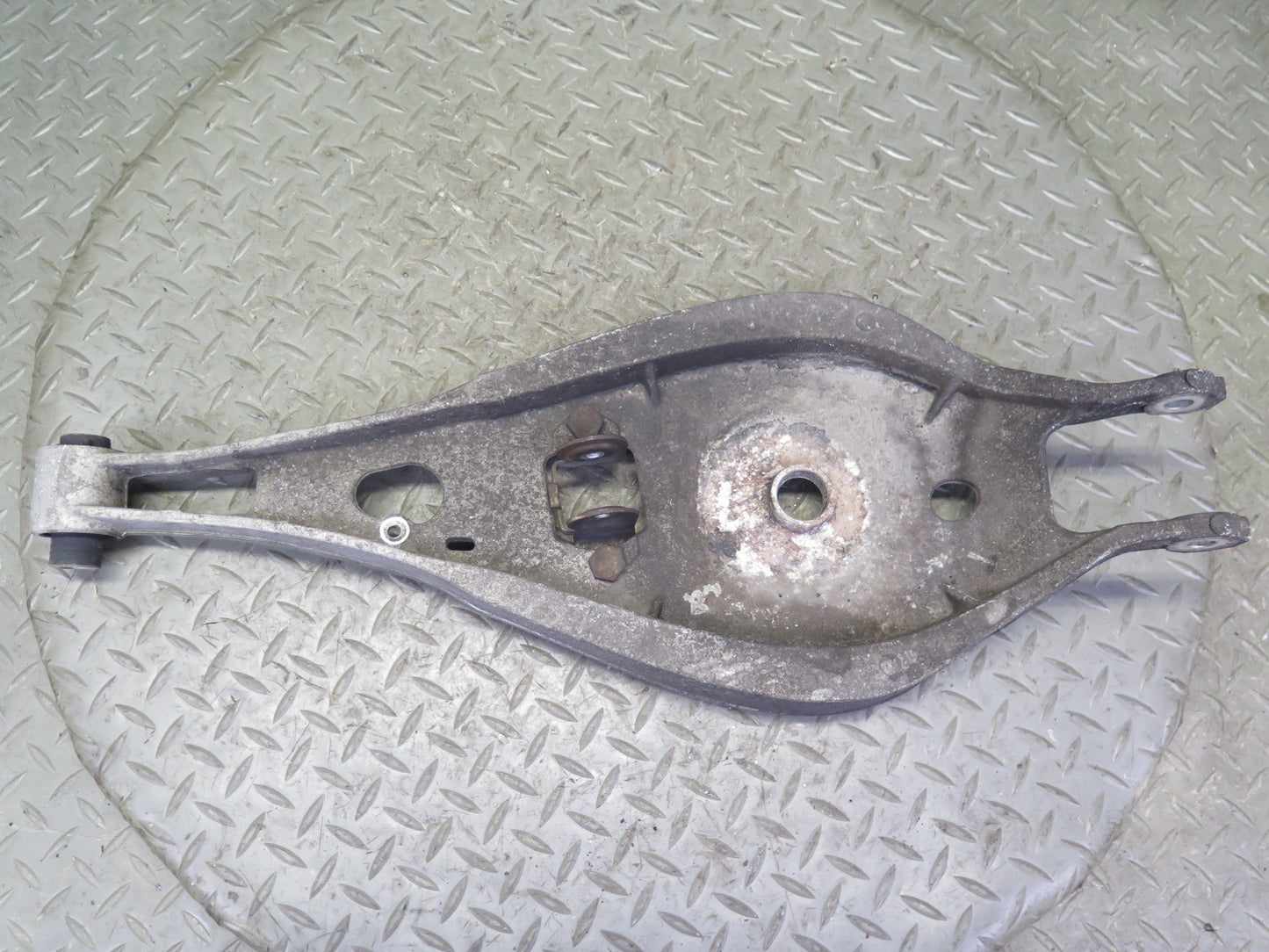 01-06 BMW E46 330ci RWD Set of 2 Rear Right Upper & Lower Control Arm 77K OEM