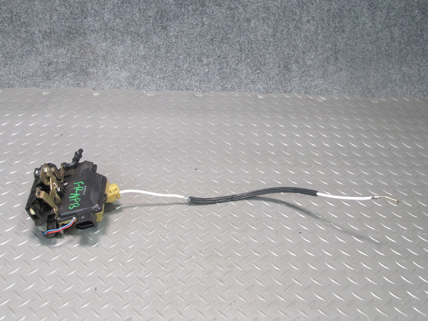 1998-2004 Porsche Boxster 986 Right Door Lock Latch Actuator