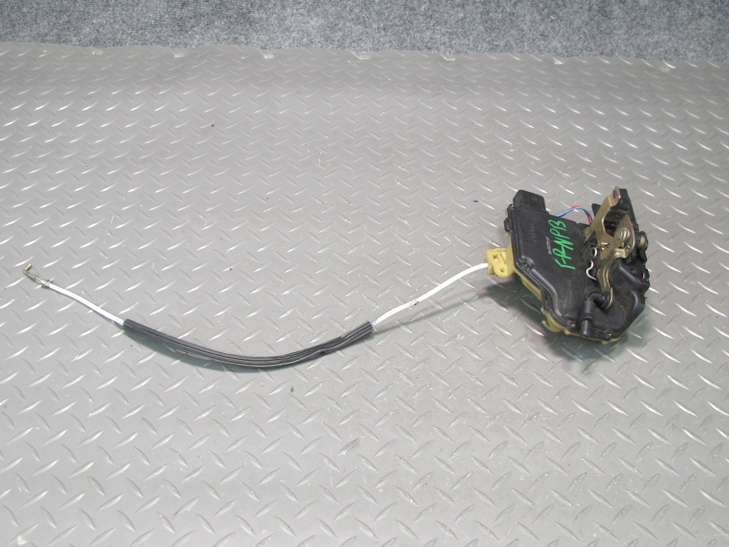 1998-2004 Porsche Boxster 986 Right Door Lock Latch Actuator