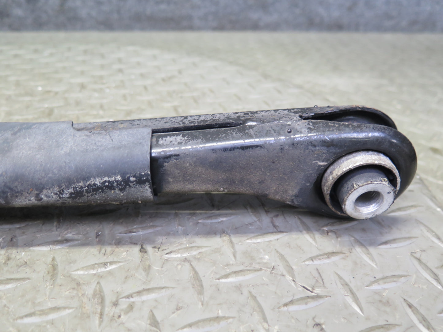 01-06 BMW E46 330ci RWD Set of 2 Rear Right Upper & Lower Control Arm 77K OEM