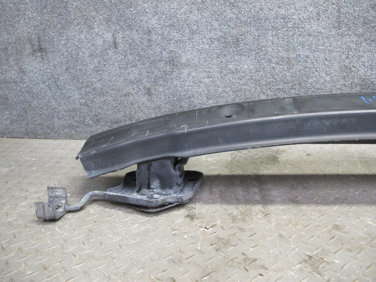 08-13 BMW E82 E88 135i Rear Bumper Reinforcement Impact Bar 7192417 OEM