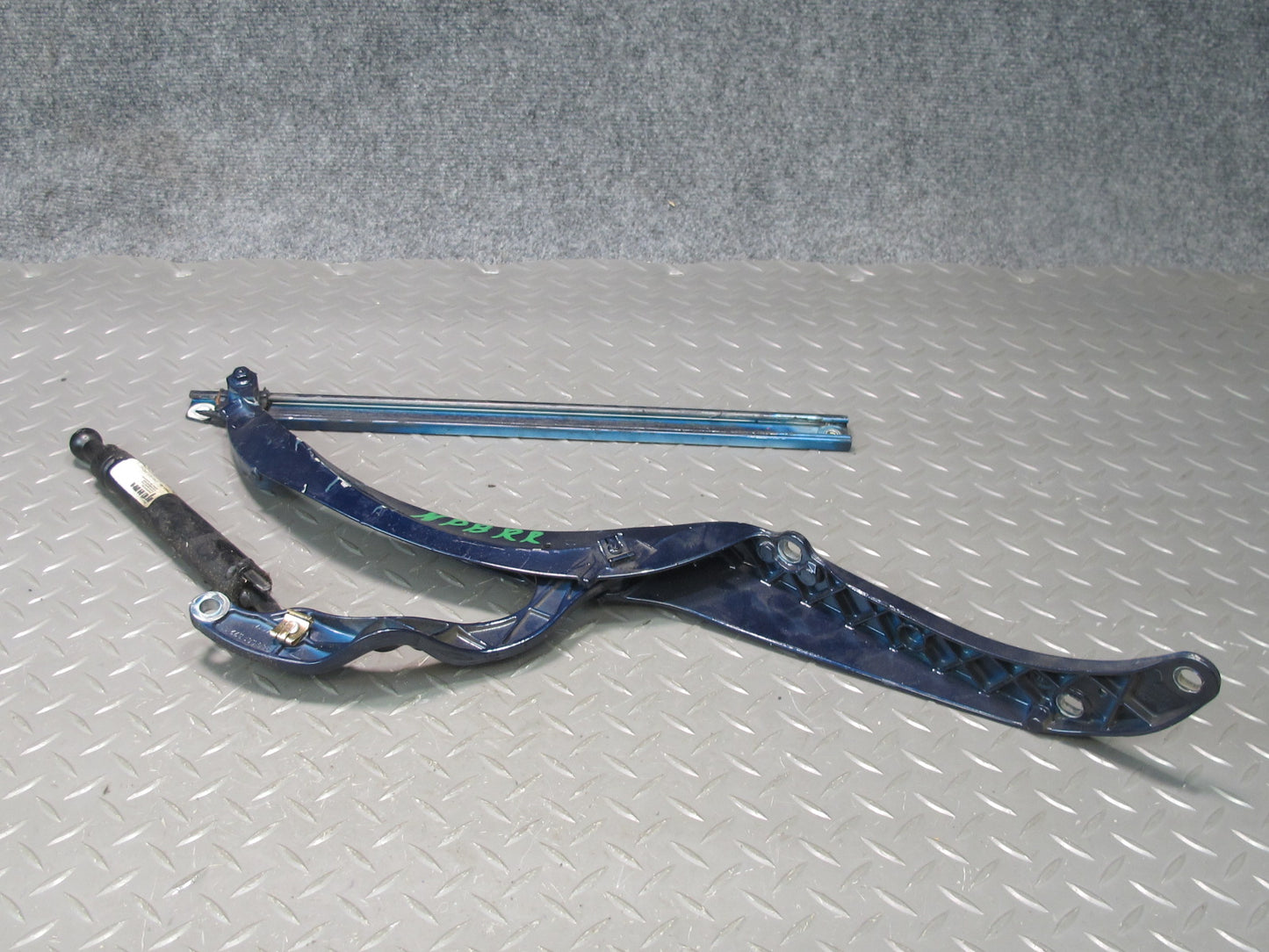 1997-2004 Porsche Boxster 986 Convertible Rear Right TOP Roof Hinge w Support