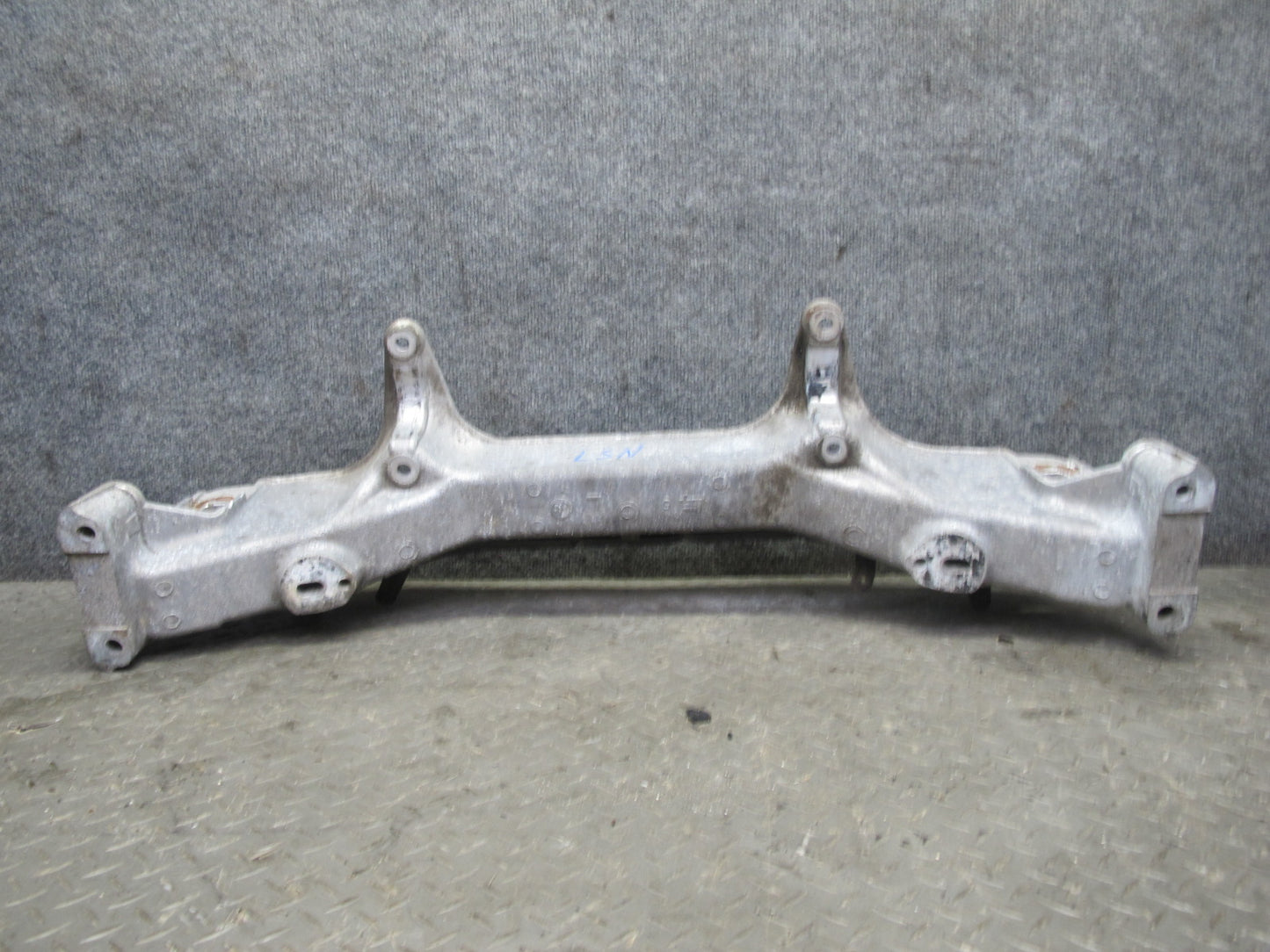 95-00 Lexus UCF20L LS400 Front Suspension Crossmember Sub Frame Subframe OEM