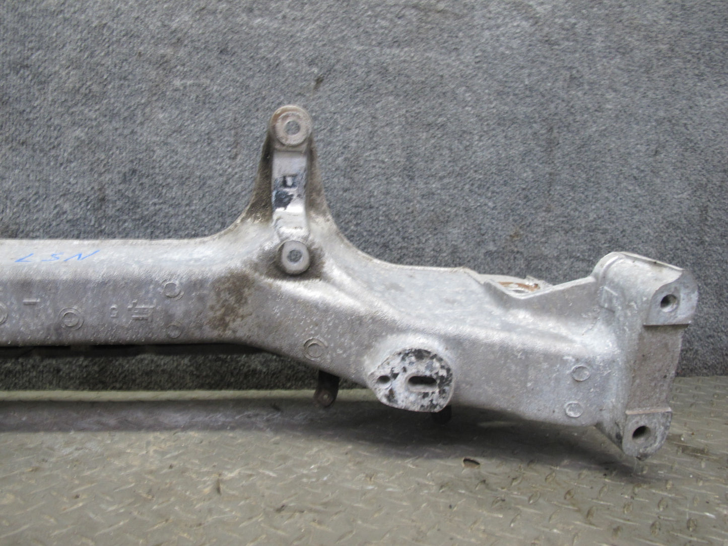 95-00 Lexus UCF20L LS400 Front Suspension Crossmember Sub Frame Subframe OEM