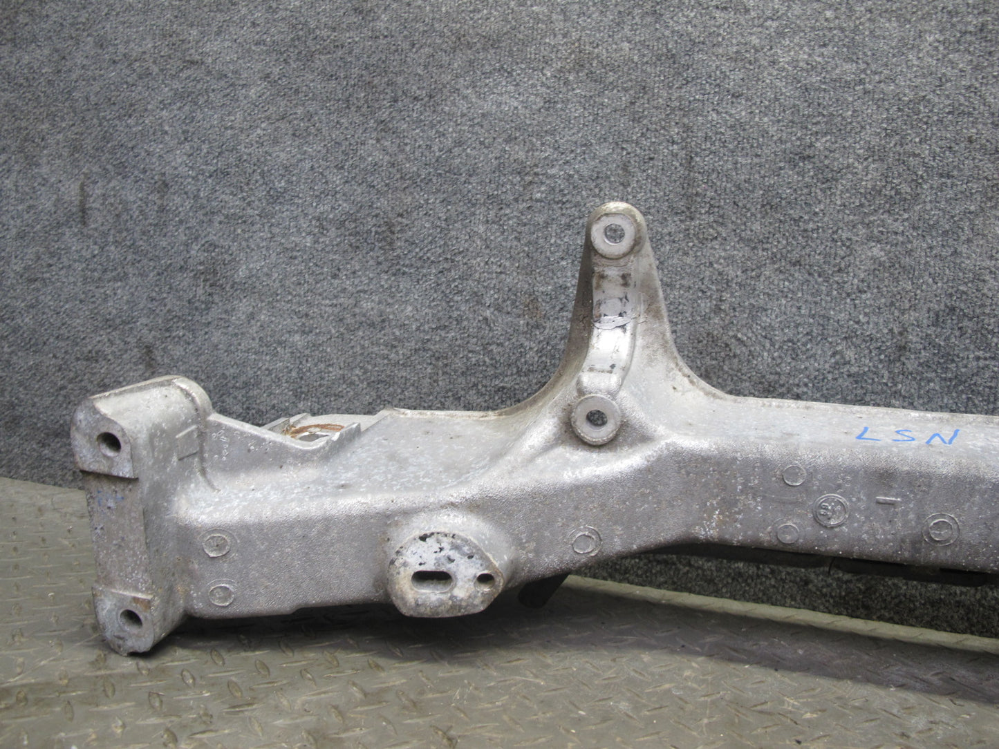 95-00 Lexus UCF20L LS400 Front Suspension Crossmember Sub Frame Subframe OEM