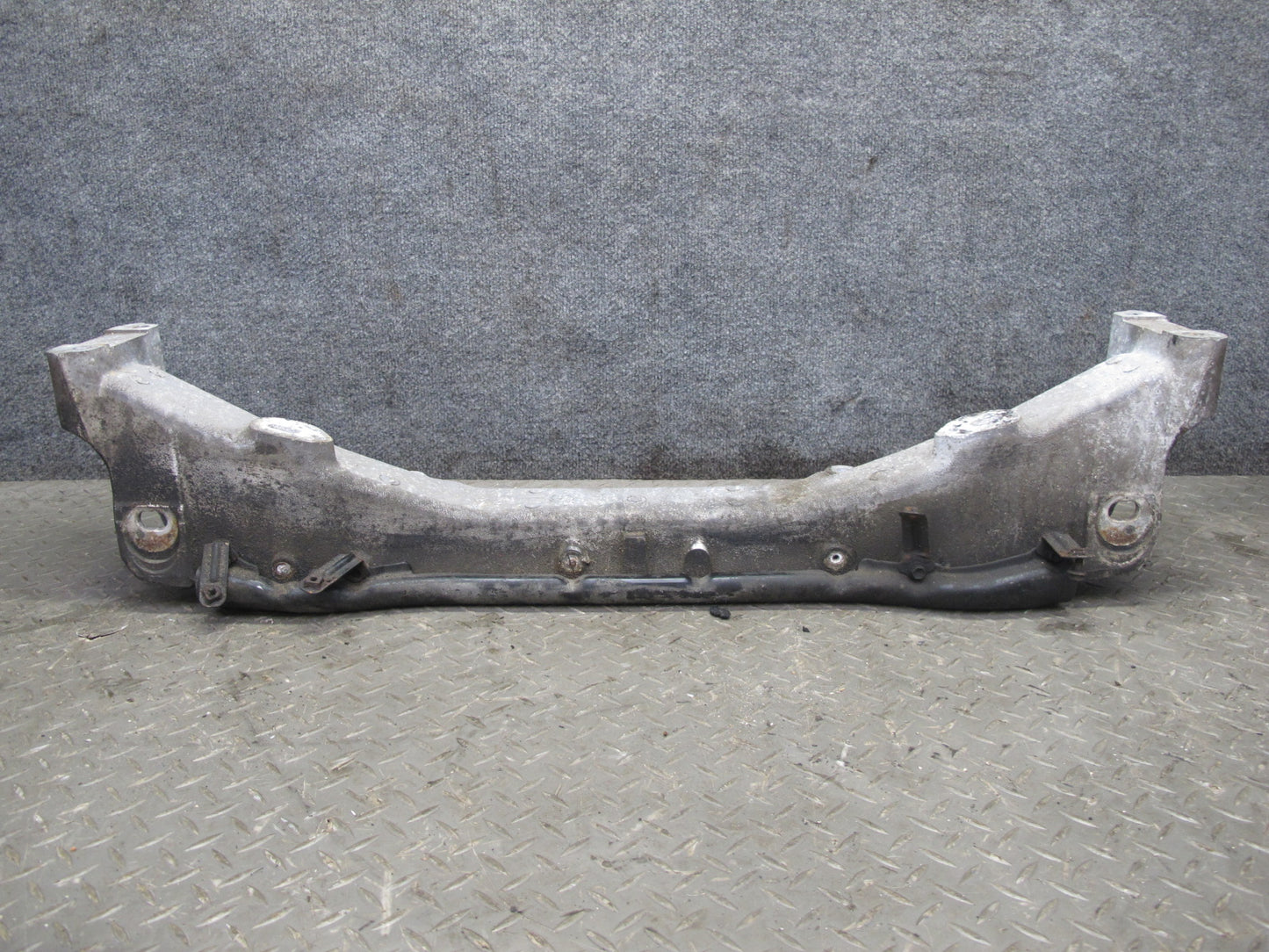 95-00 Lexus UCF20L LS400 Front Suspension Crossmember Sub Frame Subframe OEM