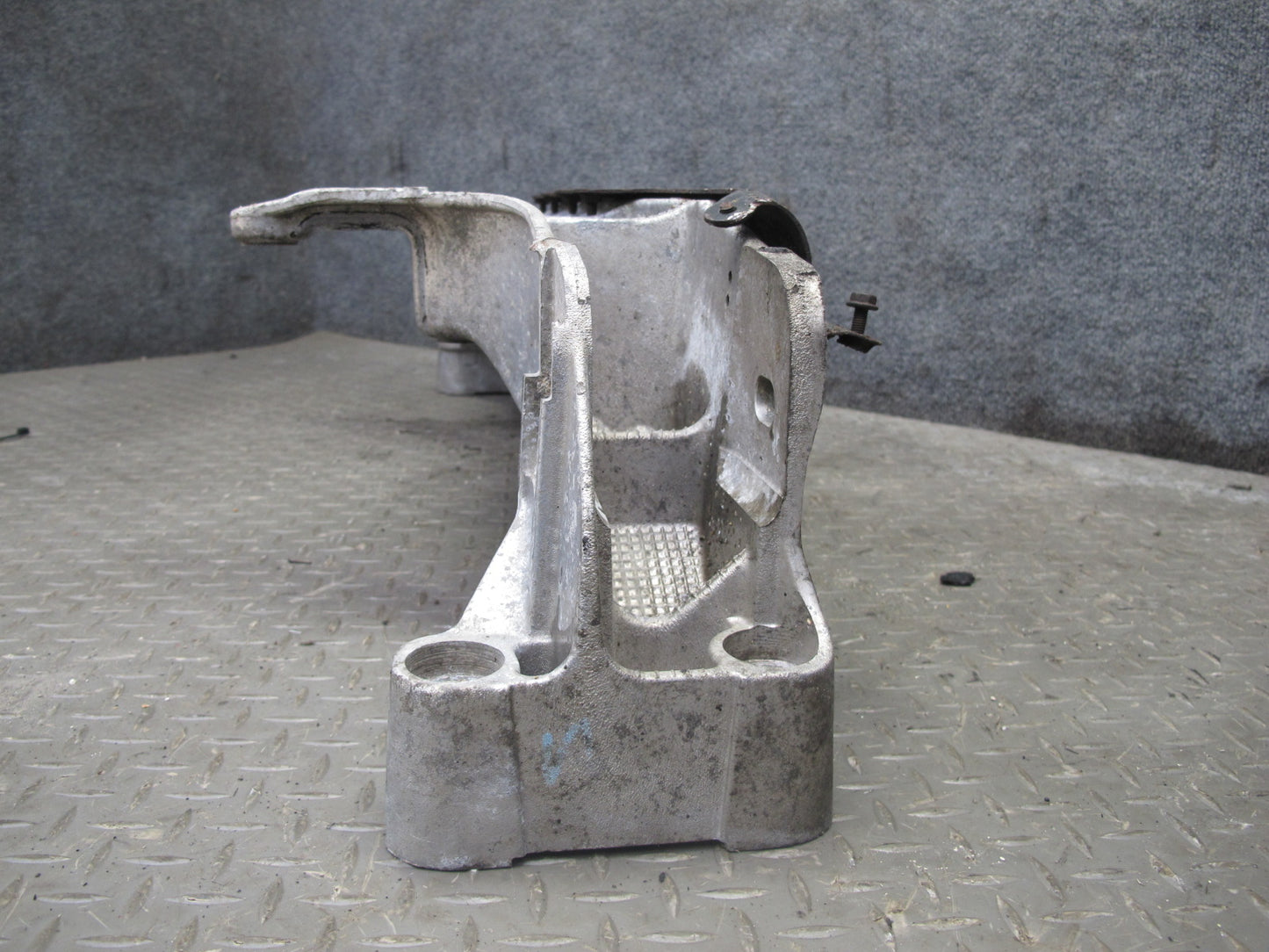 95-00 Lexus UCF20L LS400 Front Suspension Crossmember Sub Frame Subframe OEM