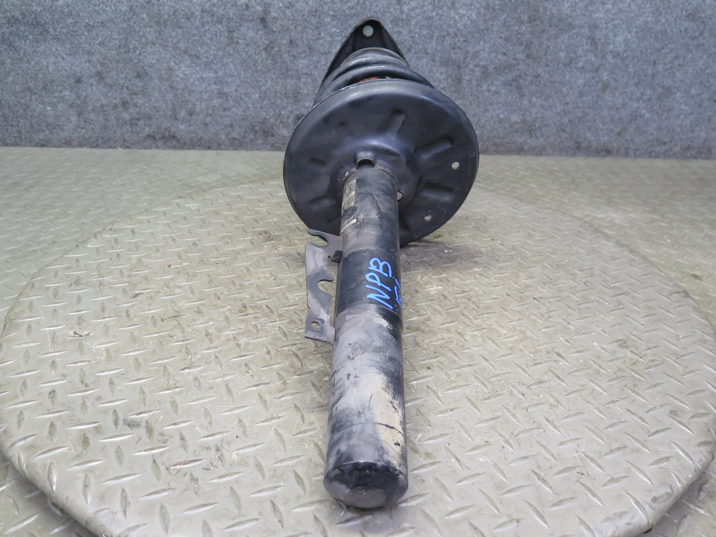1997-2004 Porsche Boxster 986 RWD Front Strut Shock Absorber Set of 2 72K Miles
