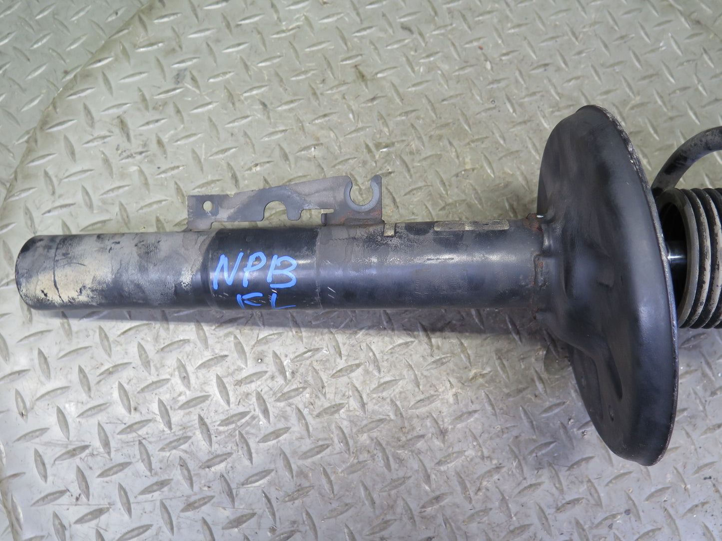 1997-2004 Porsche Boxster 986 RWD Front Strut Shock Absorber Set of 2 72K Miles