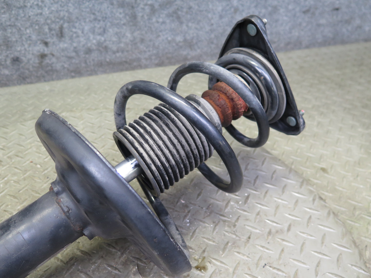 1997-2004 Porsche Boxster 986 RWD Front Strut Shock Absorber Set of 2 72K Miles