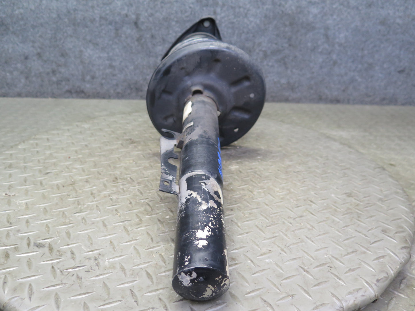1997-2004 Porsche Boxster 986 RWD Front Strut Shock Absorber Set of 2 72K Miles