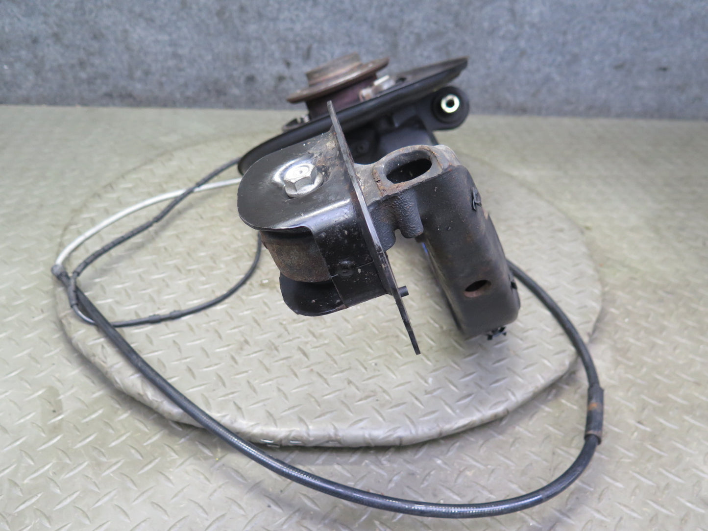 01-06 BMW E46 330ci RWD Rear Left Knuckle Wheel Hub Trailing Arm 77K Miles OEM