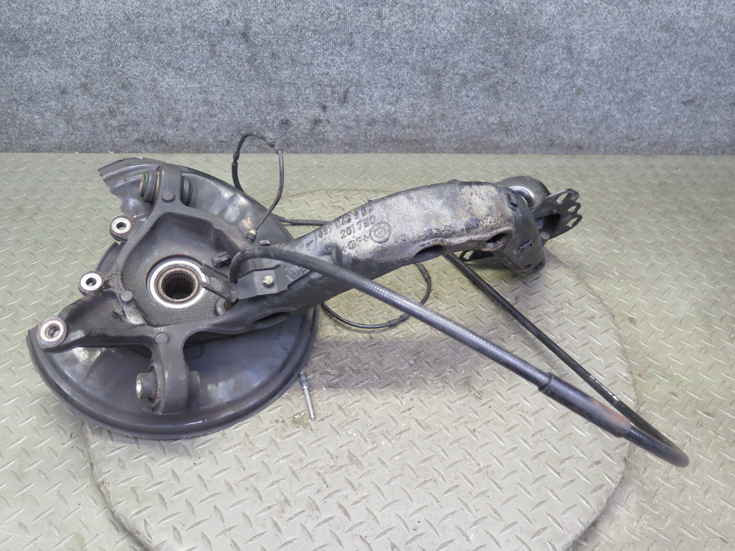 01-06 BMW E46 330ci RWD Rear Left Knuckle Wheel Hub Trailing Arm 77K Miles OEM