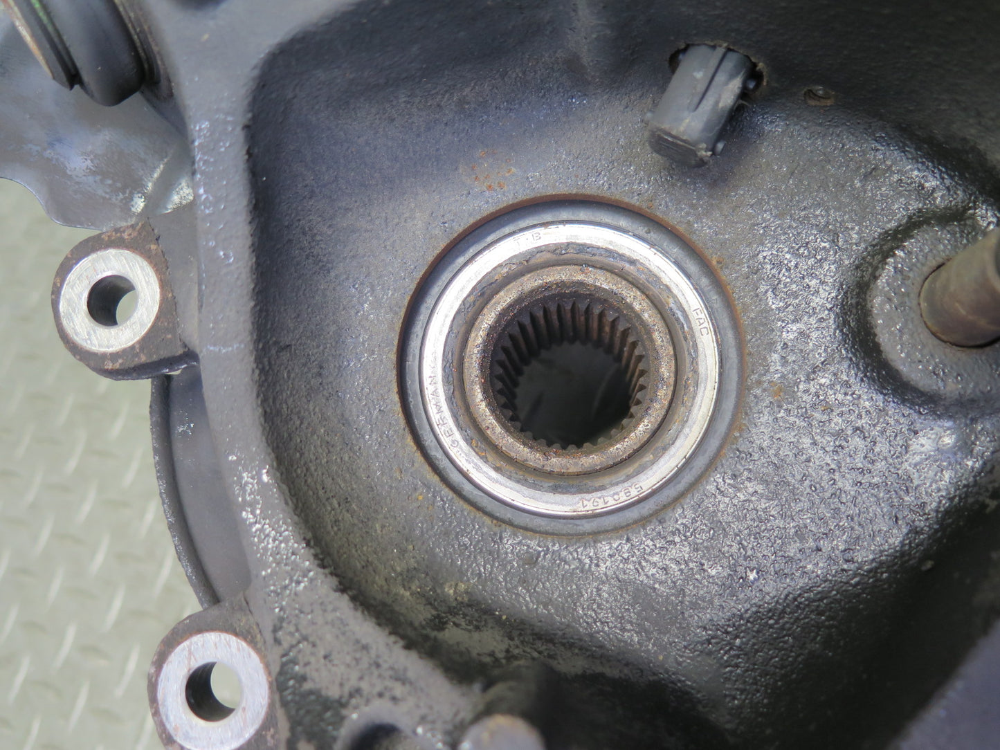 01-06 BMW E46 330ci RWD Rear Left Knuckle Wheel Hub Trailing Arm 77K Miles OEM