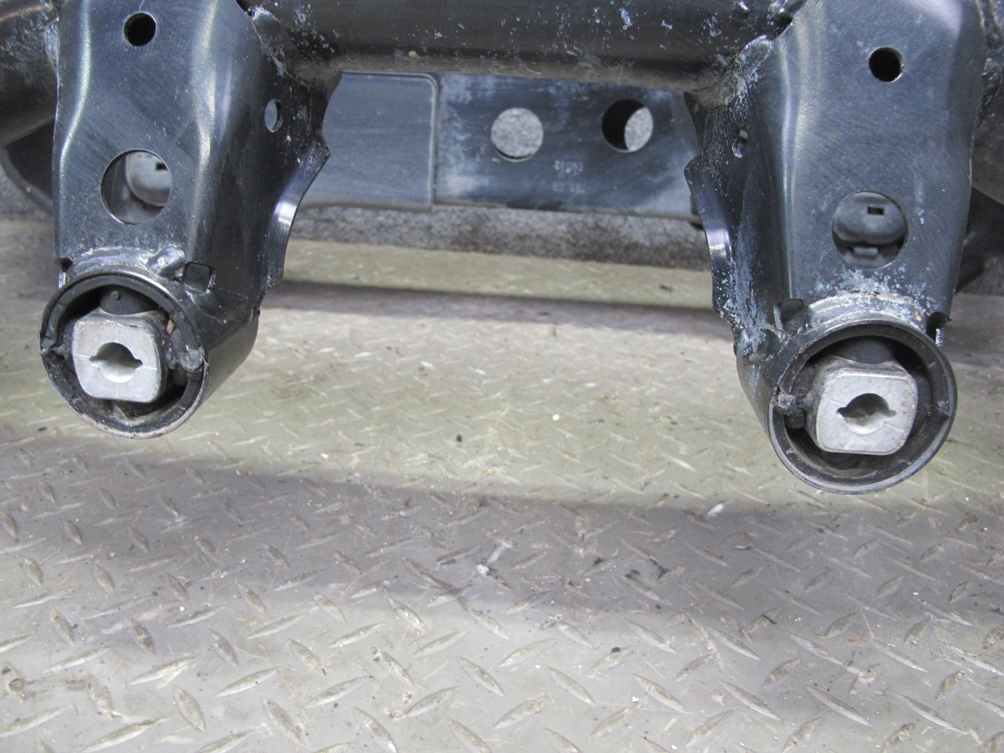 08-13 BMW E82 E88 135i Rear Suspension Subframe Sub Frame Crossmember OEM