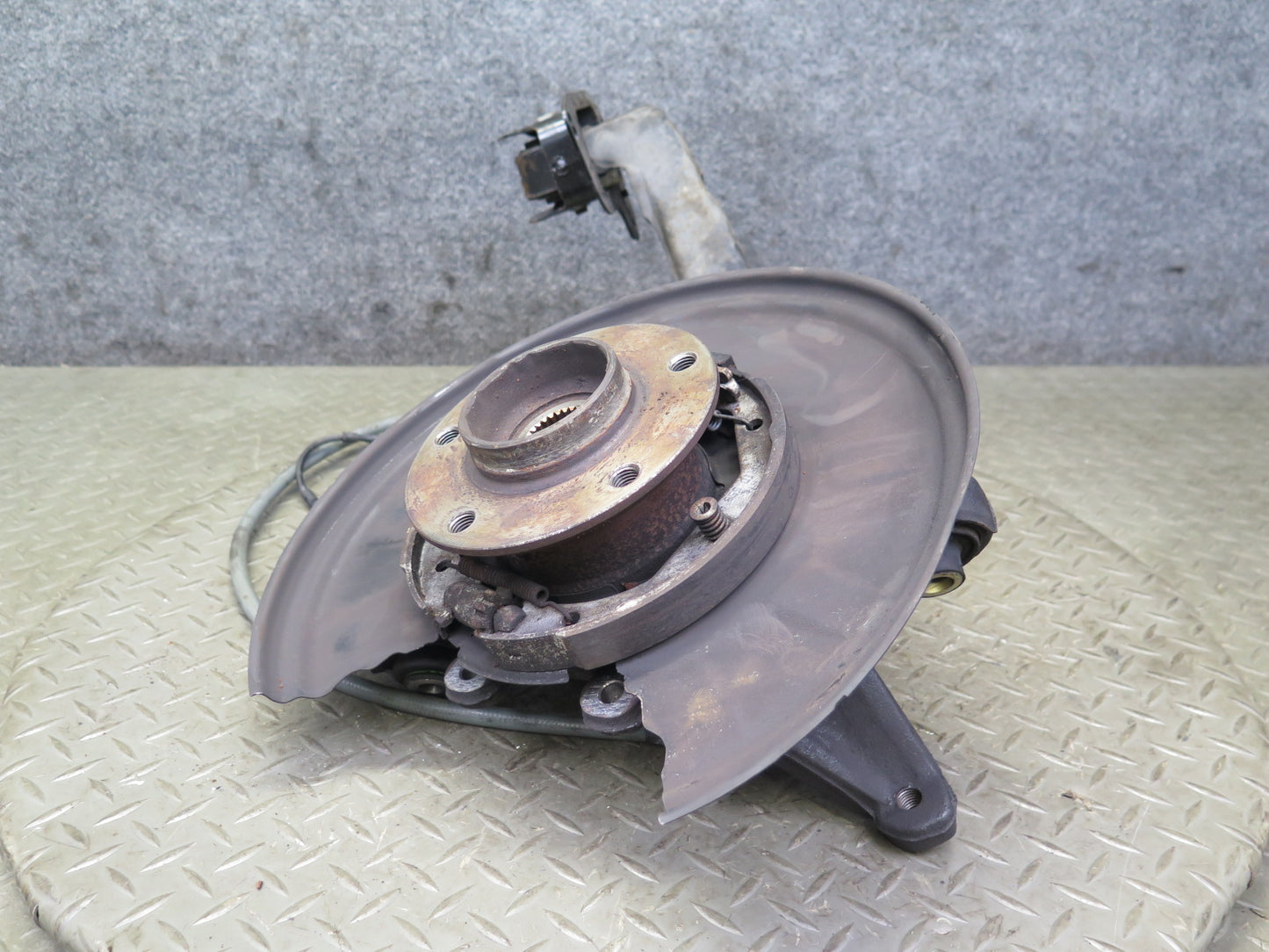 01-06 BMW E46 330ci RWD Rear Right Knuckle Wheel Hub Trailing Arm 77K Miles OEM