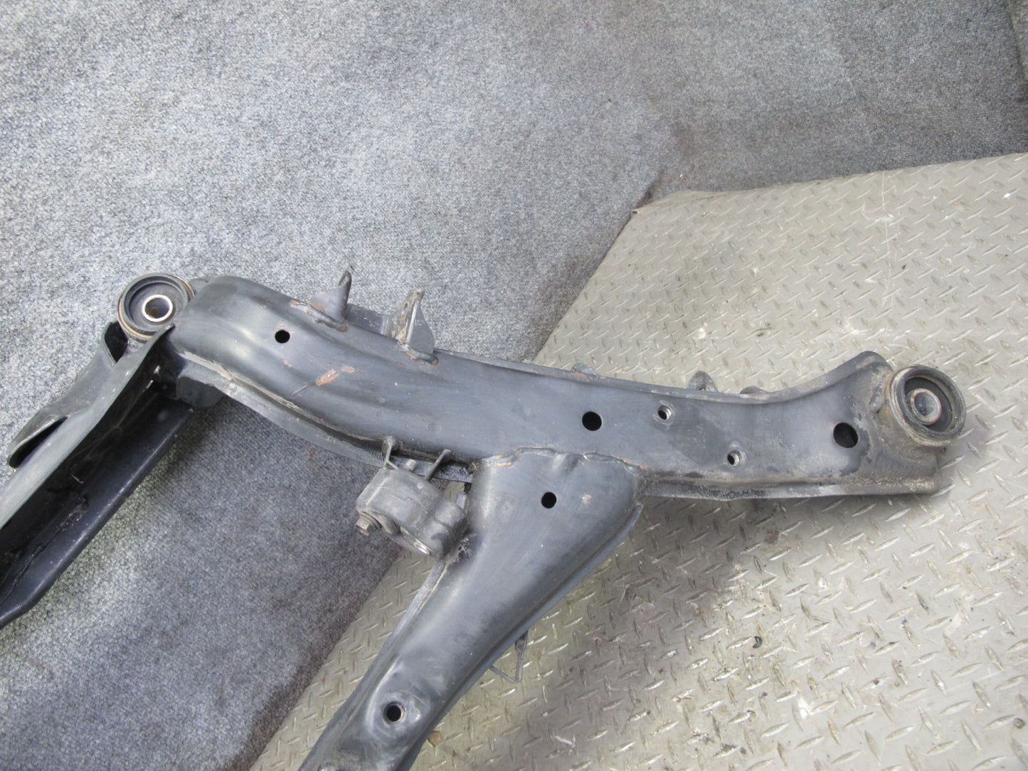 90-93 Nissan Z32 300ZX Turbo AT Rear Suspension Subframe Crossmember Carrier OEM