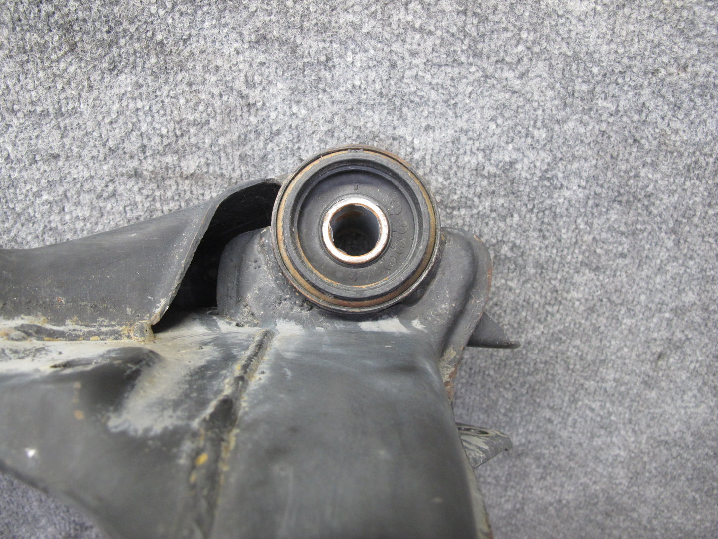 90-93 Nissan Z32 300ZX Turbo AT Rear Suspension Subframe Crossmember Carrier OEM