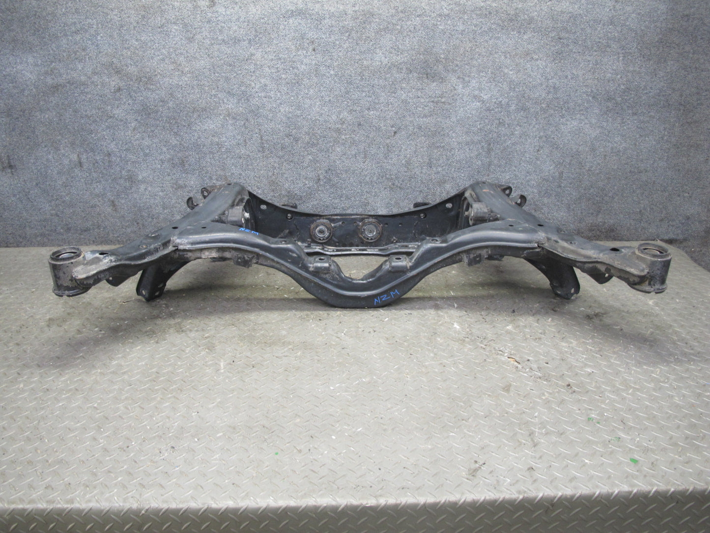 90-93 Nissan Z32 300ZX Turbo AT Rear Suspension Subframe Crossmember Carrier OEM