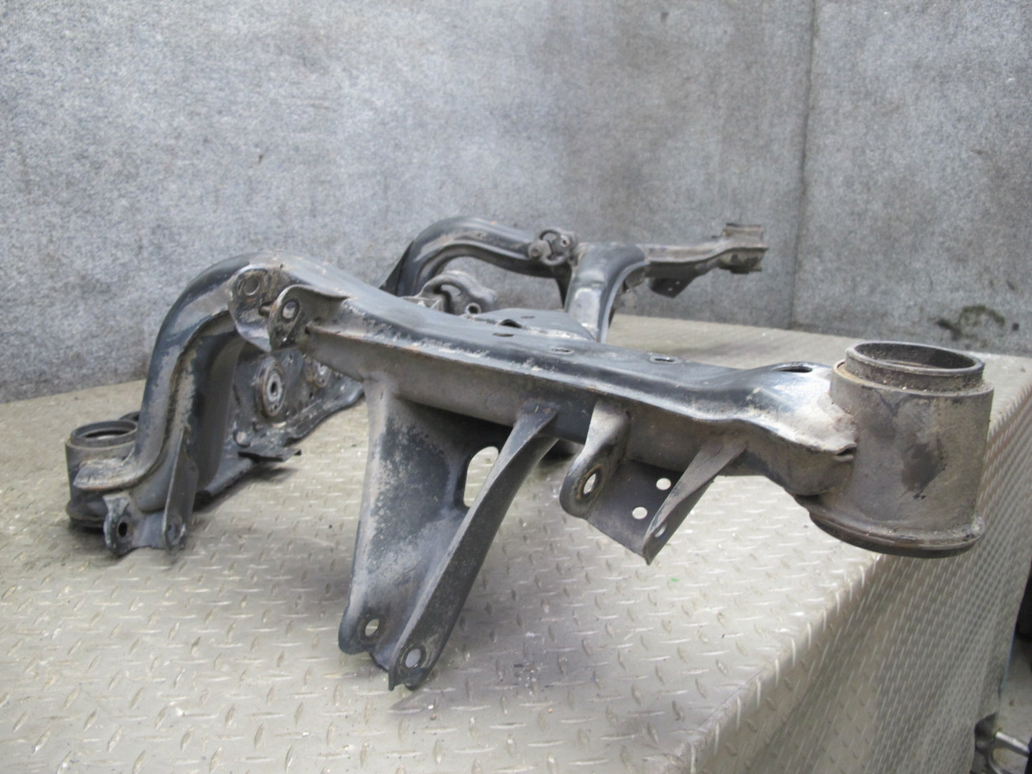 90-93 Nissan Z32 300ZX Turbo AT Rear Suspension Subframe Crossmember Carrier OEM