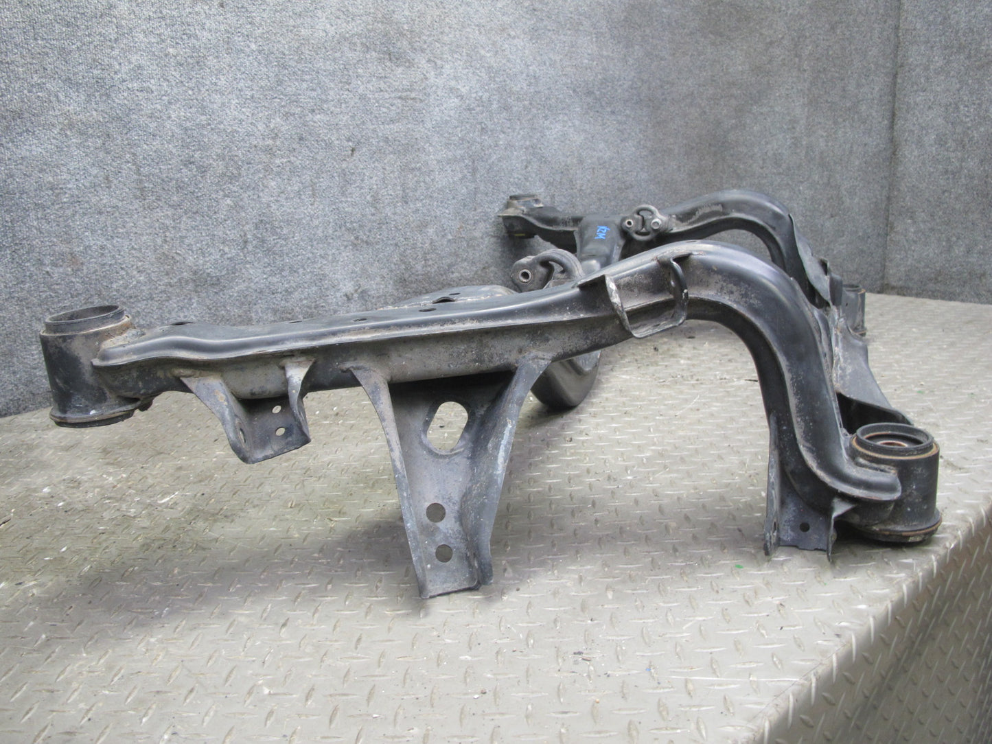 90-93 Nissan Z32 300ZX Turbo AT Rear Suspension Subframe Crossmember Carrier OEM