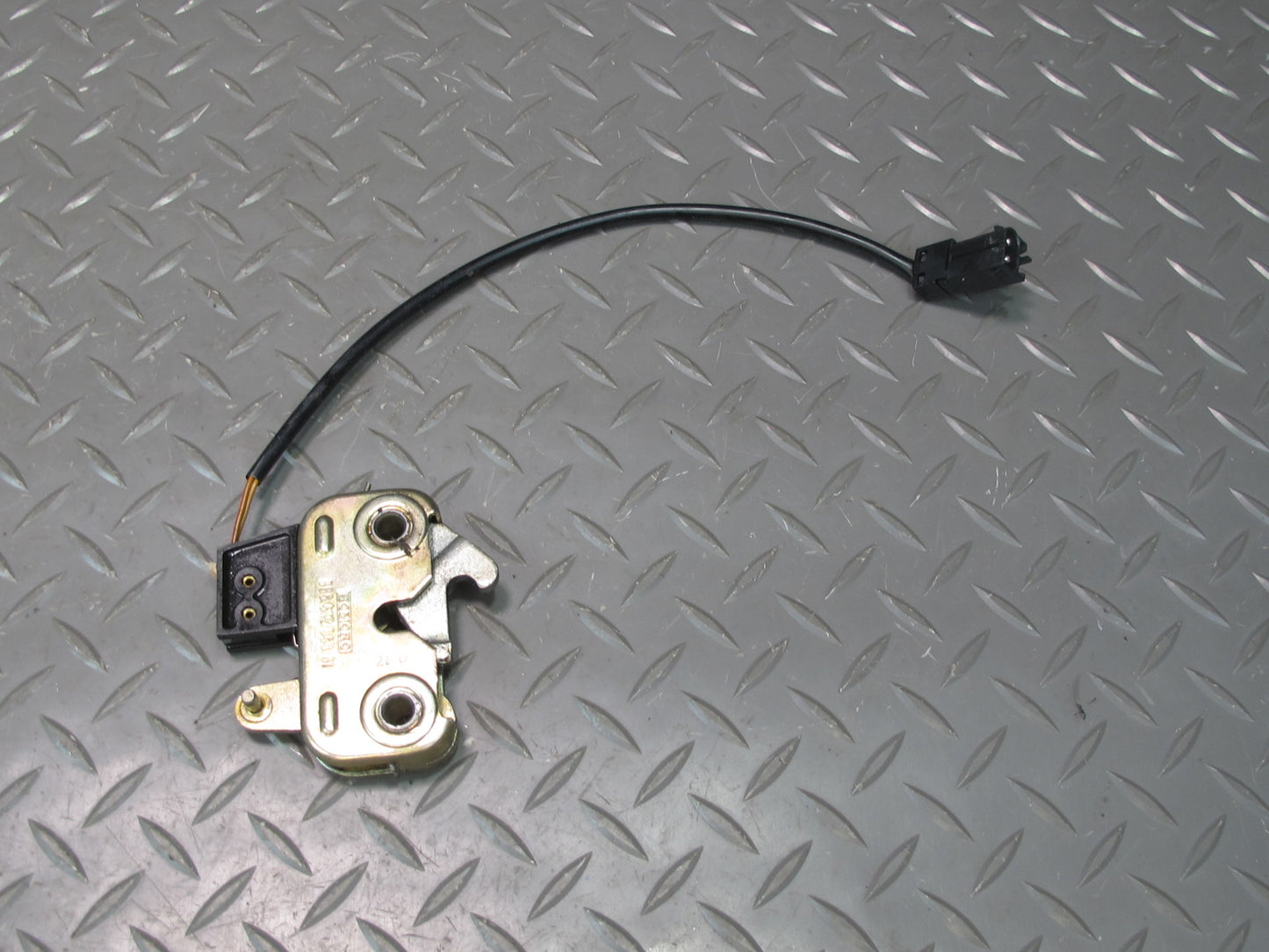 1997-2004 Porsche Boxster 986 Rear Trunk Lid Lock Latch 98651205301