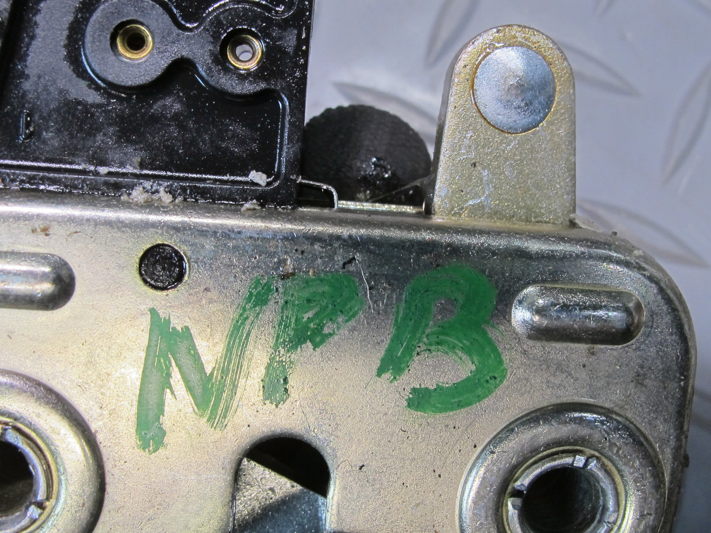 1997-2004 Porsche Boxster 986 Rear Trunk Lid Lock Latch 98651205301