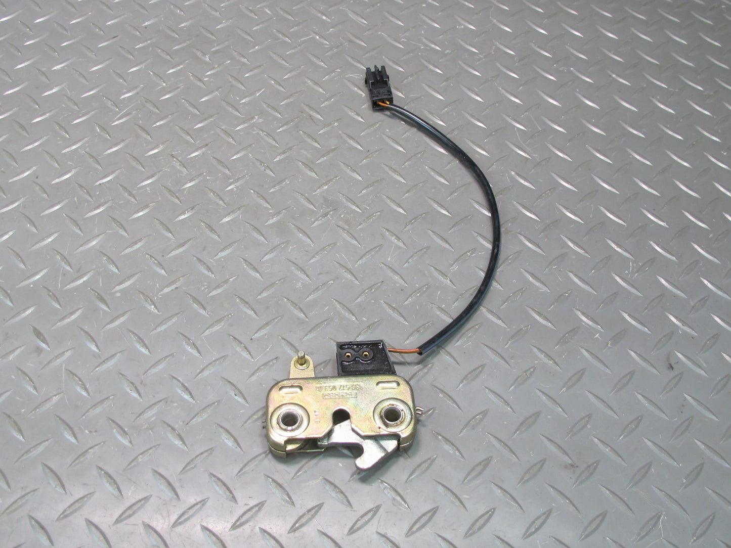 1997-2004 Porsche Boxster 986 Rear Trunk Lid Lock Latch 98651205301