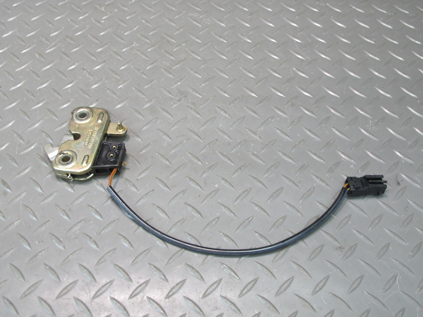 1997-2004 Porsche Boxster 986 Rear Trunk Lid Lock Latch 98651205301