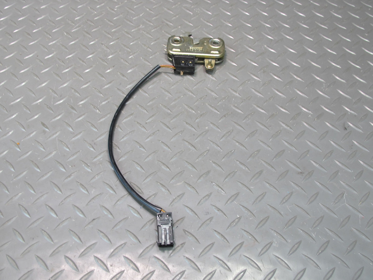 1997-2004 Porsche Boxster 986 Rear Trunk Lid Lock Latch 98651205301