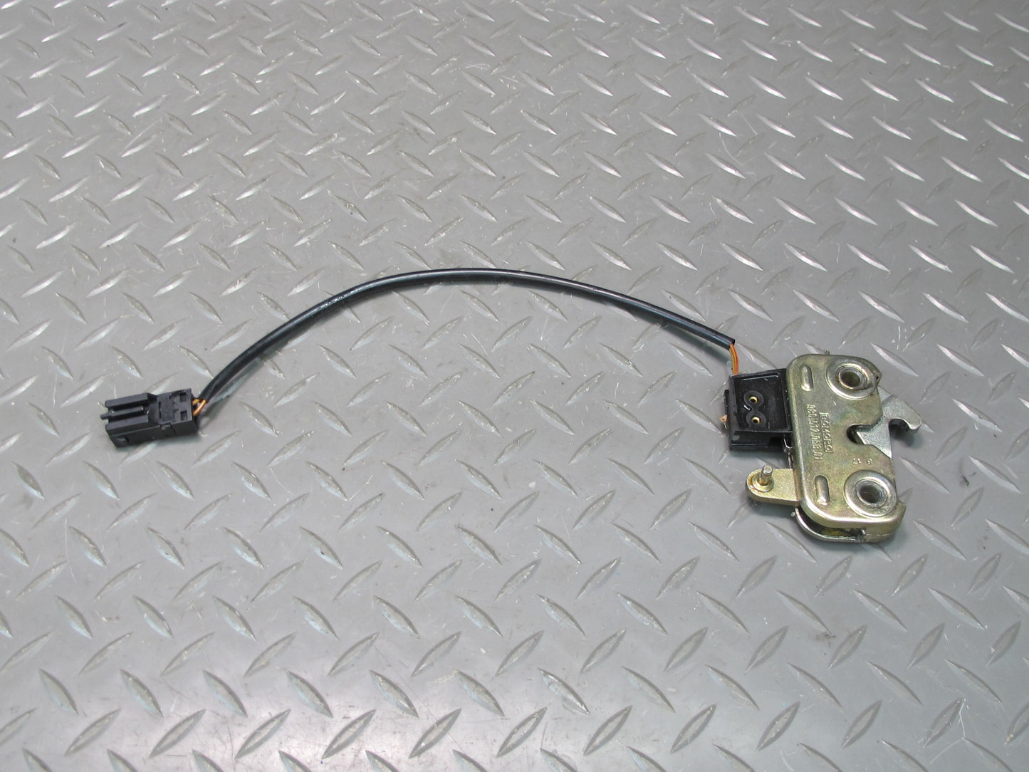 1997-2004 Porsche Boxster 986 Rear Trunk Lid Lock Latch 98651205301