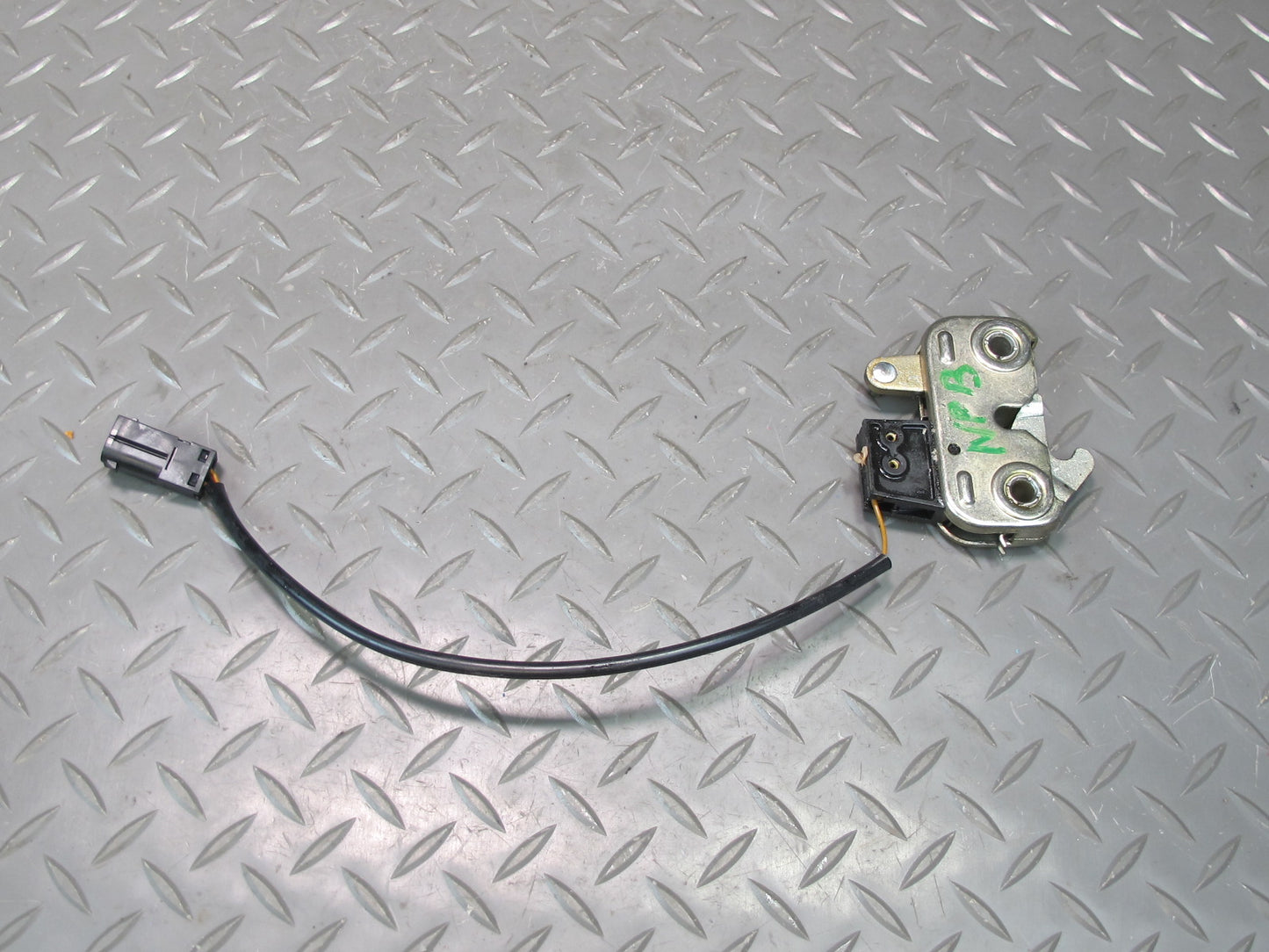 1997-2004 Porsche Boxster 986 Rear Trunk Lid Lock Latch 98651205301