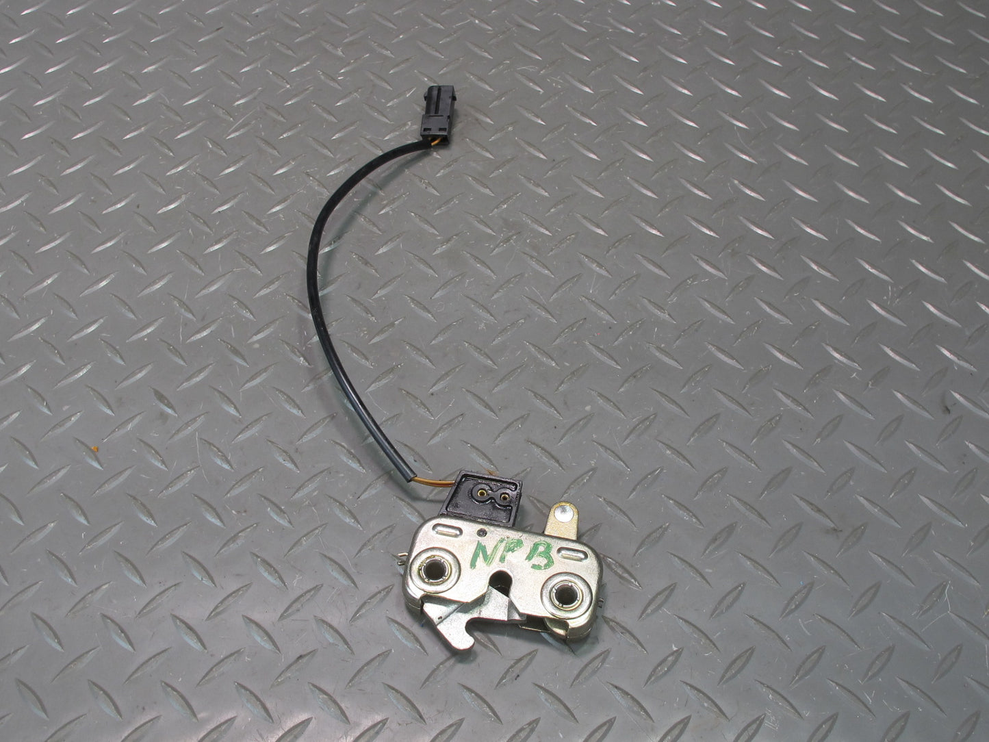 1997-2004 Porsche Boxster 986 Rear Trunk Lid Lock Latch 98651205301