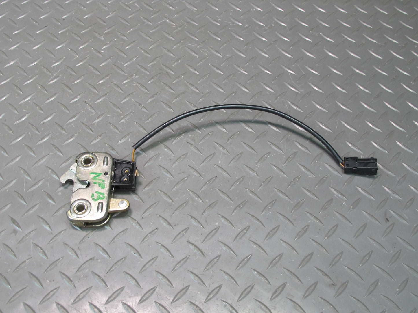 1997-2004 Porsche Boxster 986 Rear Trunk Lid Lock Latch 98651205301