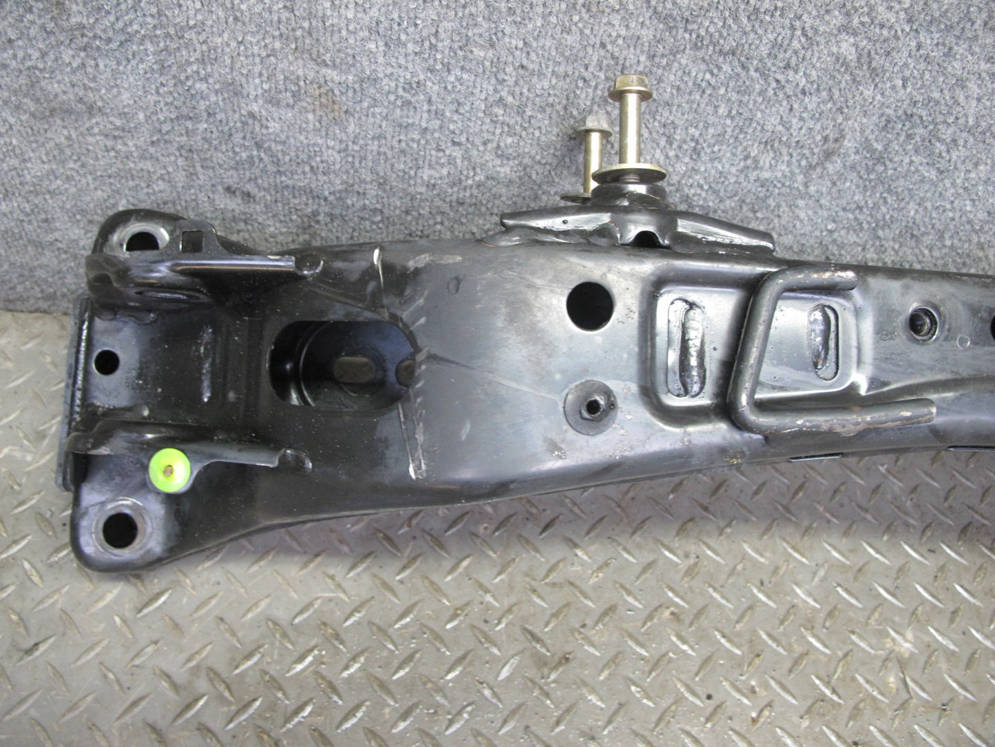 01-05 Lexus JCE10L IS300 Front Suspension Crossmember Sub Frame Subframe OEM