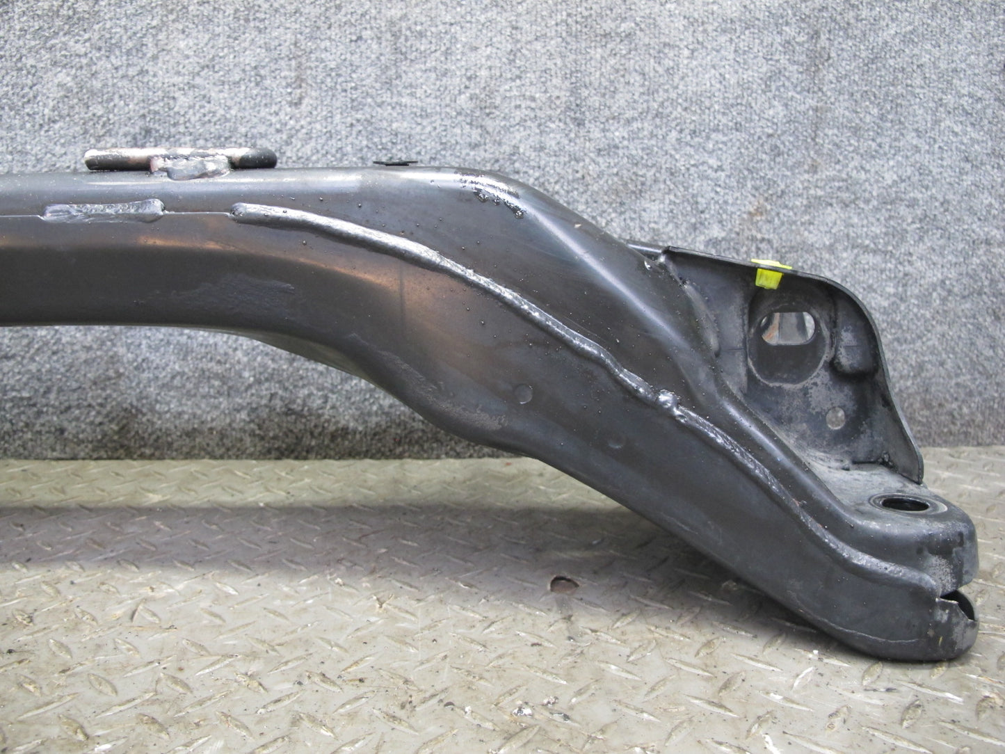 01-05 Lexus JCE10L IS300 Front Suspension Crossmember Sub Frame Subframe OEM