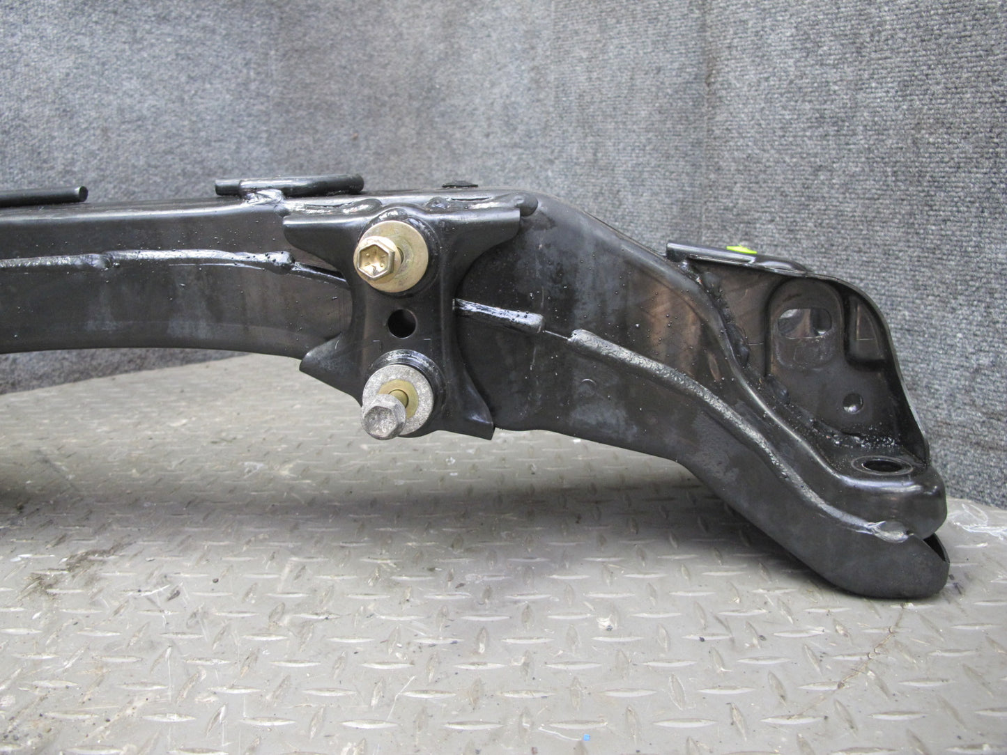 01-05 Lexus JCE10L IS300 Front Suspension Crossmember Sub Frame Subframe OEM