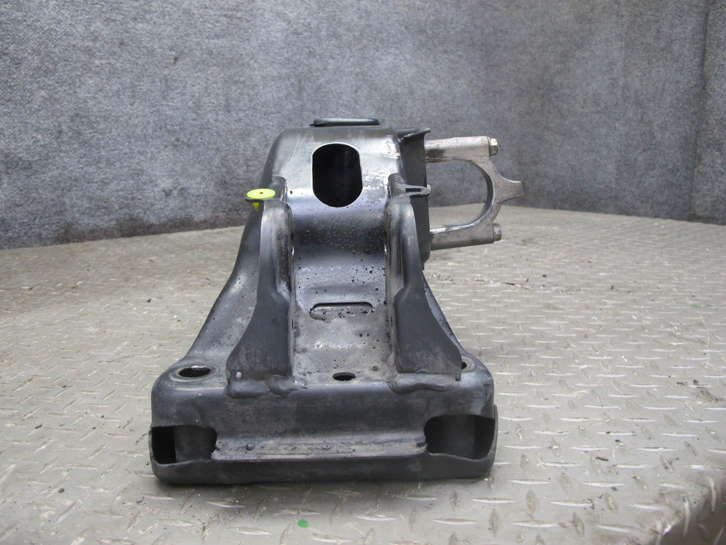 01-05 Lexus JCE10L IS300 Front Suspension Crossmember Sub Frame Subframe OEM