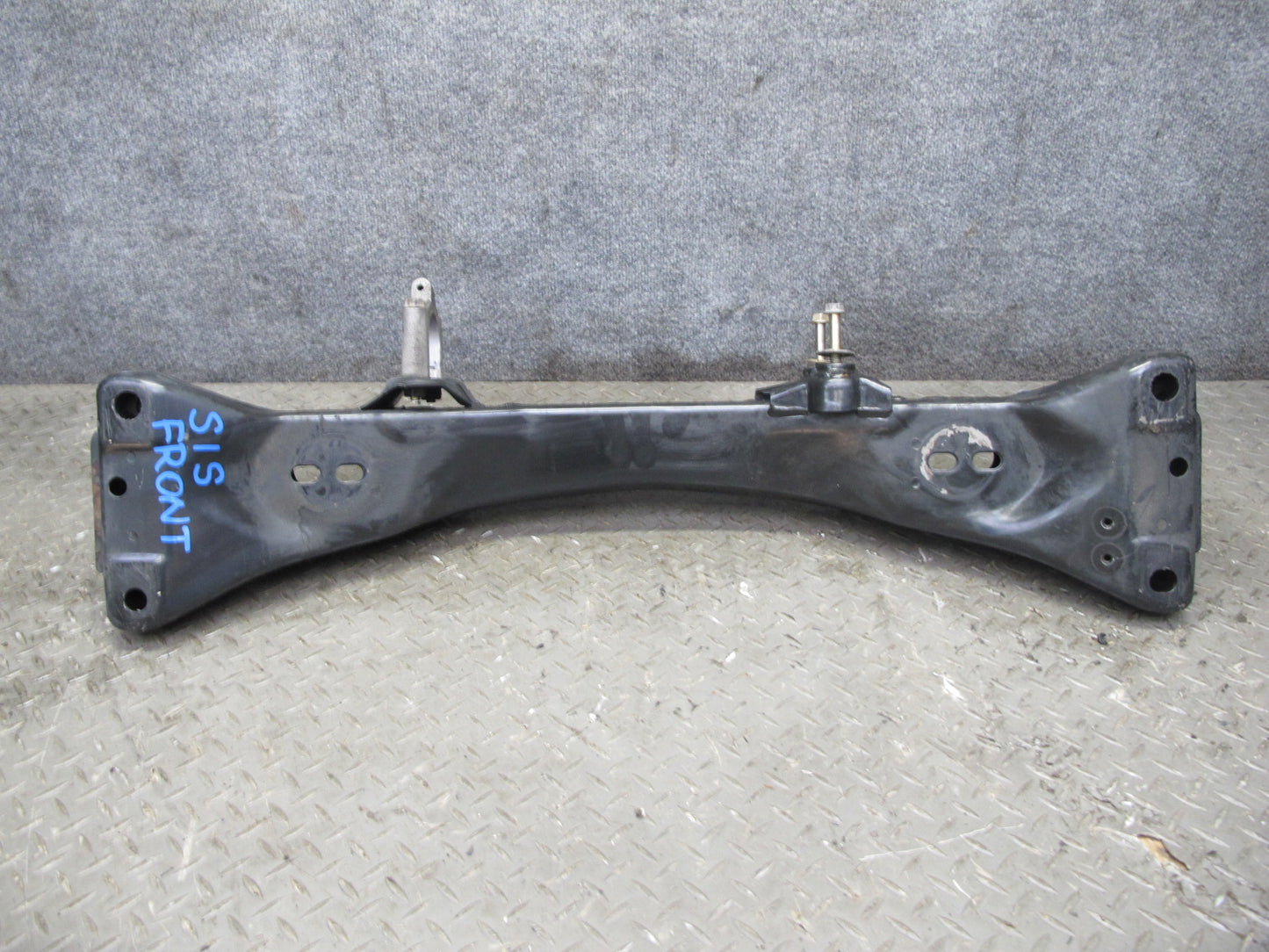 01-05 Lexus JCE10L IS300 Front Suspension Crossmember Sub Frame Subframe OEM